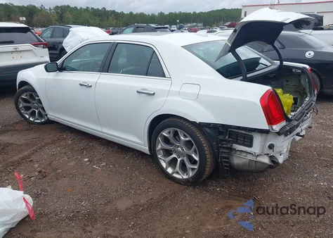 2019 Chrysler 300 300C z USA, uszkodzony, nr VIN 2C3CCAPT1KH556122
